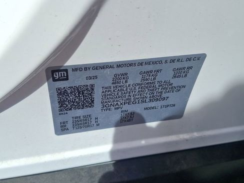 Used 2025 Chevrolet Equinox LT AWD/4WD image 22