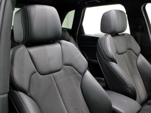 Used 2020 Audi SQ5 Premium Plus w/ Premium Plus Package image 48