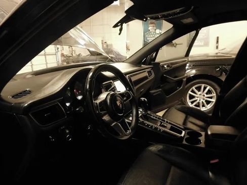 Used 2015 Porsche Macan S image 35