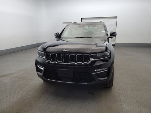 Used 2023 Jeep Grand Cherokee Limited w/ Luxury Tech Group II AWD/4WD image 15