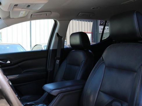 Used 2019 GMC Acadia SLT w/ LPO, Cargo Package FWD image 9