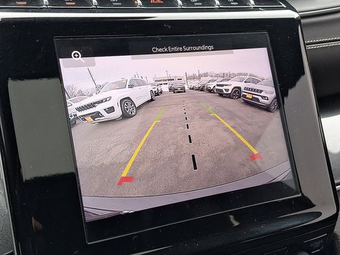 Used 2023 Jeep Grand Cherokee Altitude image 20