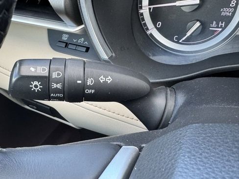 Certified 2022 Toyota Highlander XLE image 32