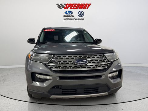 Used 2021 Ford Explorer Limited w/ Equipment Group 301A AWD/4WD image 2