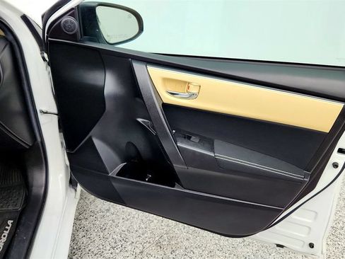 Used 2019 Toyota Corolla LE w/ LE Premium Package w/Moonroof FWD image 26