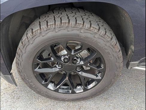 Used 2018 GMC Yukon SLT w/ Open Road Package AWD/4WD image 8