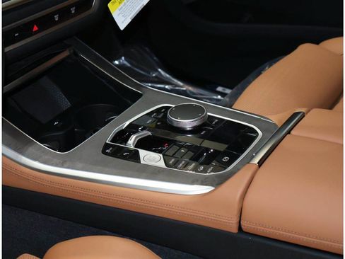 Used 2026 BMW X5 xDrive40i w/ Premium Package AWD/4WD image 12
