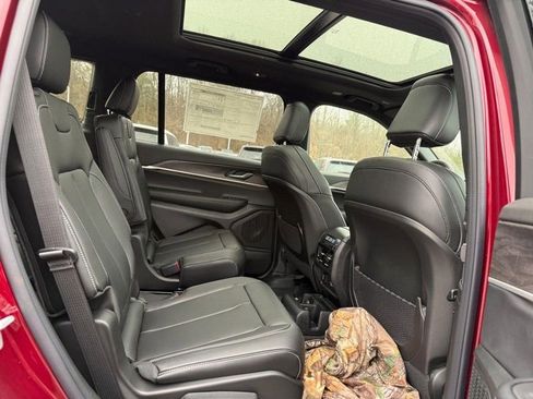 New 2025 Jeep Grand Cherokee L Limited AWD/4WD image 6