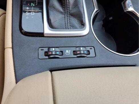 Used 2015 Toyota Highlander Limited Platinum AWD/4WD image 10