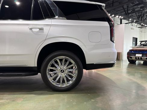 Used 2023 Cadillac Escalade Premium Luxury image 5