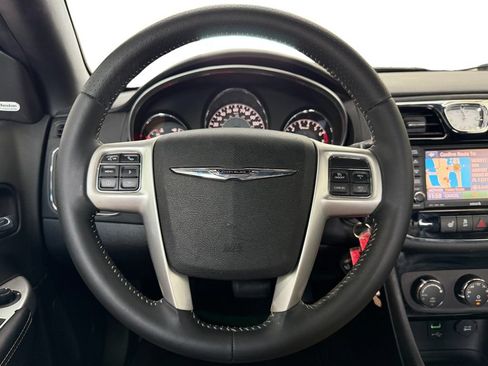 Used 2013 Chrysler 200 S FWD image 13