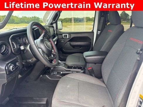 Used 2024 Jeep Gladiator Rubicon w/ Technology Group image 25