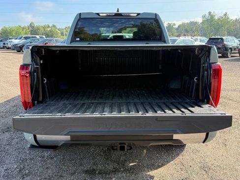 Used 2025 Toyota Tundra Limited AWD/4WD image 18