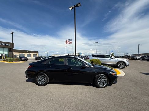 Certified 2024 Hyundai Elantra SEL FWD image 4