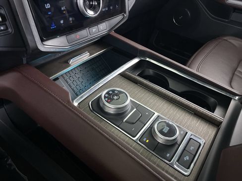 Used 2023 Ford Expedition Max Limited AWD/4WD image 18