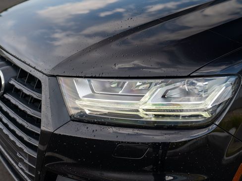 Used 2018 Audi Q7 3.0T Prestige w/ Prestige Package AWD/4WD image 29