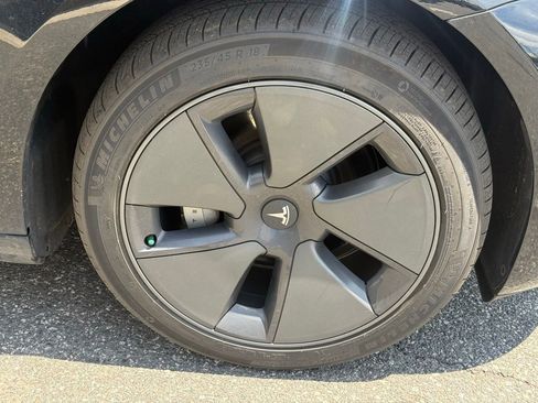 Used 2022 Tesla Model 3 Long Range AWD/4WD image 10