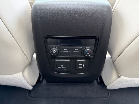 Used 2023 Buick Enclave Essence w/ Experience Buick Package AWD/4WD image 28