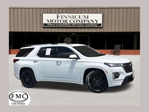 Used 2023 Chevrolet Traverse Premier w/ LPO, Floor Liner Package FWD image 1
