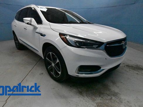 Used 2019 Buick Enclave Essence w/ LPO, Sport Appearance Package AWD/4WD image 1