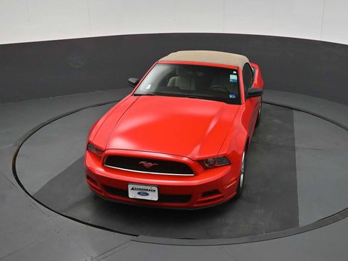 Used 2014 Ford Mustang Convertible w/ Equipment Group 102A RWD image 31