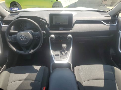 Used 2025 Toyota RAV4 XLE FWD image 9