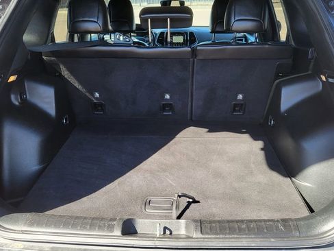 Used 2019 Jeep Cherokee Limited image 15