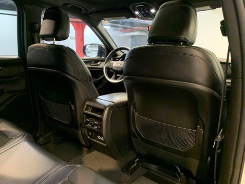 Used 2023 Jeep Grand Cherokee Altitude image 59