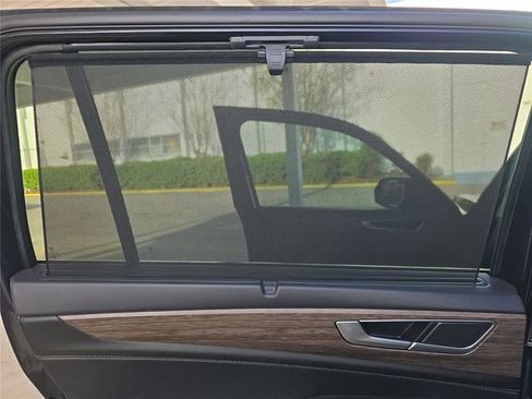 Used 2025 Volkswagen Atlas SEL image 12