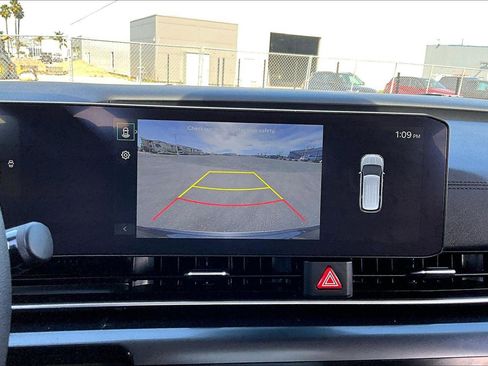 Used 2025 Kia Carnival LX image 19