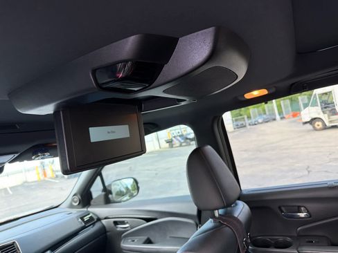 Used 2020 Honda Pilot Black Edition image 8