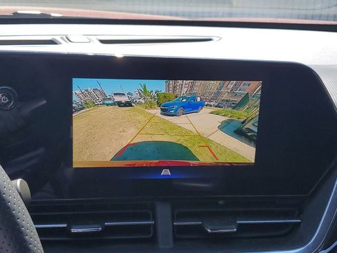 Used 2025 Chevrolet Trax RS w/ Driver Confidence Package image 24