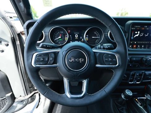 Used 2023 Jeep Wrangler Unlimited Sahara AWD/4WD image 12