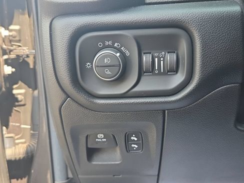 Used 2021 RAM 1500 Laramie w/ Sport Appearance Package AWD/4WD image 37