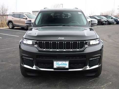 Used 2022 Jeep Grand Cherokee L Limited image 3