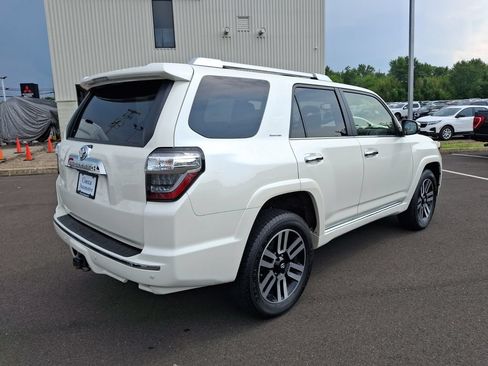 Used 2022 Toyota 4Runner Limited AWD/4WD image 9