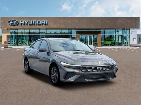 New 2026 Hyundai Elantra Sport image 11