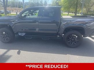 Used 2024 Toyota Tacoma SR video 2