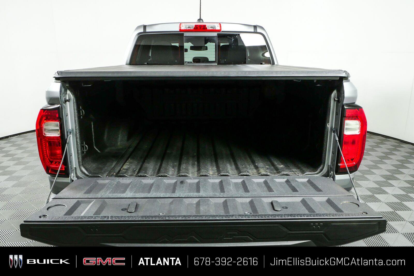 Used 2023 GMC Canyon Denali AWD/4WD image 32