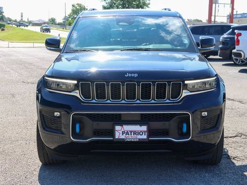 Used 2023 Jeep Grand Cherokee Overland AWD/4WD image 2