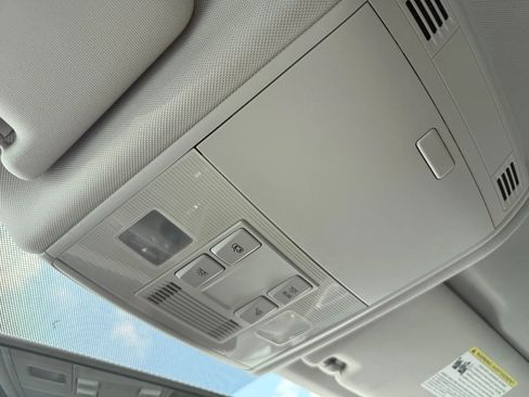 Used 2015 Volkswagen Golf S image 20