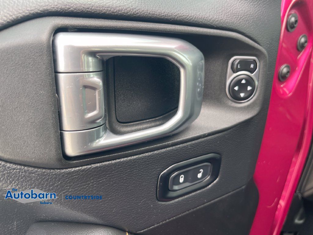 Used 2024 Jeep Wrangler Unlimited Sahara w/ Technology Group AWD/4WD image 11