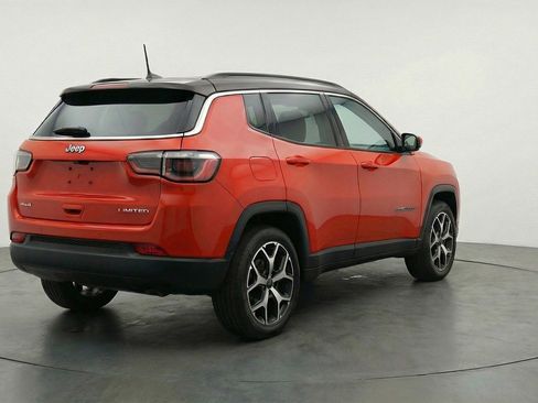 Used 2025 Jeep Compass Limited AWD/4WD image 7