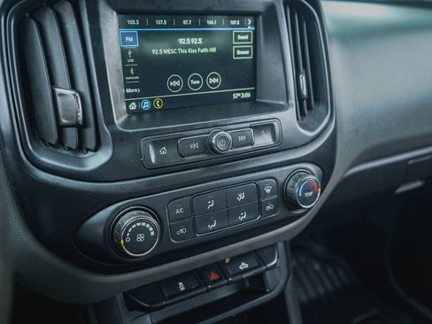 Used 2019 Chevrolet Colorado W/T image 12