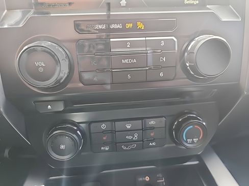 Used 2015 Ford F150 XLT w/ Equipment Group 302A Luxury image 19