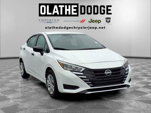 Used 2025 Nissan Versa S w/ Trunk Package image 28