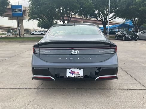 Used 2025 Hyundai Sonata SEL FWD image 6