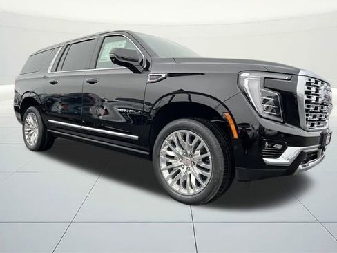 New 2026 GMC Yukon XL Denali w/ Sun & Power Step Package image 7