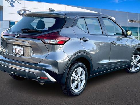 Used 2025 Nissan Kicks Play S image 2