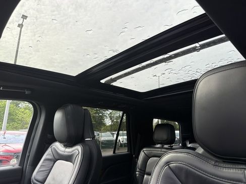 Used 2019 Lincoln Navigator Reserve w/ Cargo Package AWD/4WD image 29